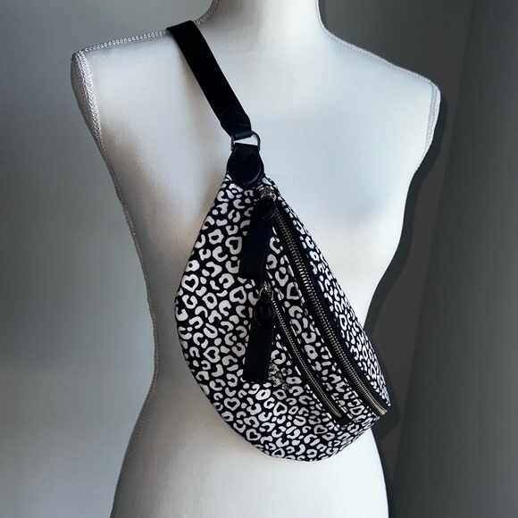 Kate Spade Chelsea Leopard Heart Belt Bag animal print black white - Picture 8 of 16